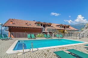 Golden View Apartment