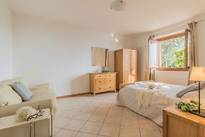 Golden View Apartment