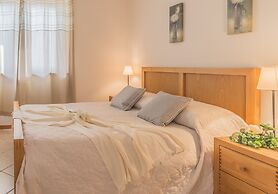 Golden View Apartment