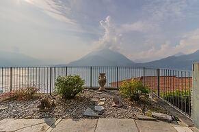 Golden View Apartment