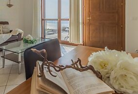 Golden View Apartment