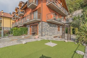 Golden View Apartment