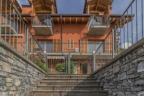 Golden View Apartment