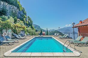 Golden View Apartment