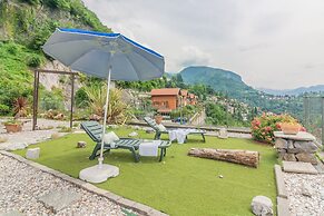 Golden View Apartment