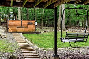 The Evergreen Escape by Avantstay Modern Cabin w/ Volleyball Court & H