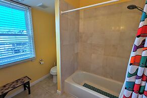 Waves 'n Wooder by Avantstay Swimspa + Game Room, Walk to Beach