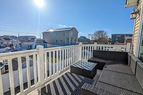 Waves 'n Wooder by Avantstay Swimspa + Game Room, Walk to Beach