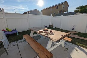 Waves 'n Wooder by Avantstay Swimspa + Game Room, Walk to Beach