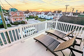 Waves 'n Wooder by Avantstay Swimspa + Game Room, Walk to Beach