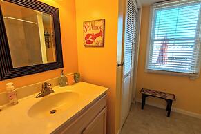 Waves 'n Wooder by Avantstay Swimspa + Game Room, Walk to Beach