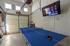 Waves 'n Wooder by Avantstay Swimspa + Game Room, Walk to Beach