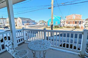Waves 'n Wooder by Avantstay Swimspa + Game Room, Walk to Beach