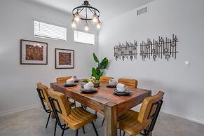 Spacious Beautiful 3-br Condo Prime Location