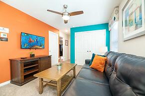 Sunny Retreat-colorful Home Pool Great Location