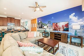 Sunny Retreat-colorful Home Pool Great Location