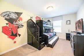 Sunny Retreat-colorful Home Pool Great Location