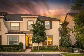 Sunny Retreat-colorful Home Pool Great Location