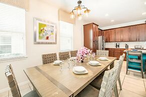 Sunny Retreat-colorful Home Pool Great Location