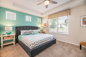 Sunny Retreat-colorful Home Pool Great Location