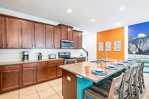 Sunny Retreat-colorful Home Pool Great Location