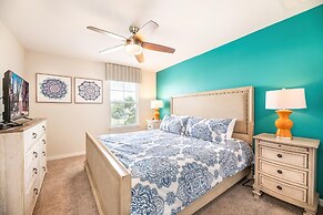 Sunny Retreat-colorful Home Pool Great Location