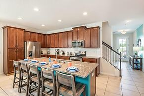 Sunny Retreat-colorful Home Pool Great Location