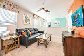 Sunny Retreat-colorful Home Pool Great Location