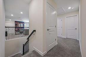 Charming Home Ideal Location Spacious Game Room