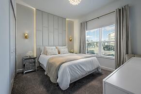 Luxury Chic Modern Home Prime Location