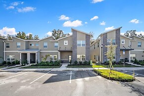 Luxury Chic Modern Home Prime Location