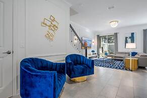 Luxury Chic Modern Home Prime Location