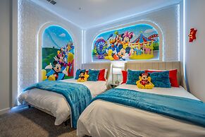 Luxury Chic Modern Home Prime Location