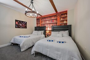 Disney Bliss Themed Rooms Game Room Private Pool