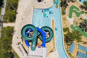 Disney Bliss Themed Rooms Game Room Private Pool