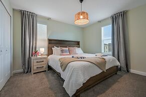 Disney Bliss Themed Rooms Game Room Private Pool