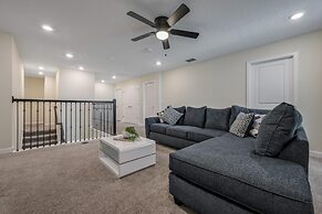 Disney Bliss Themed Rooms Game Room Private Pool