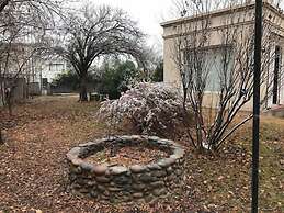 Dark Green House - Chacras de Coria