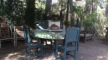 Dark Green House - Chacras de Coria