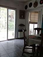 Dark Green House - Chacras de Coria