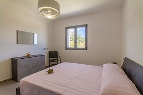 White Villa With Swimming Pool