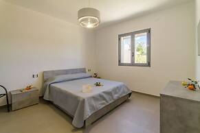 White Villa With Swimming Pool