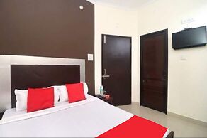 Goroomgo Blessing Inn Jalandhar