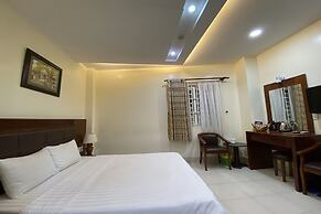 Binh Hung Hotel