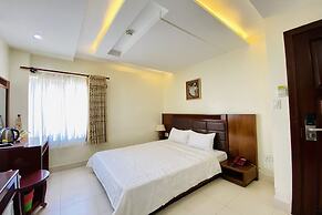 Binh Hung Hotel