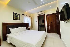 Binh Hung Hotel