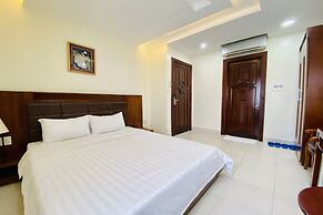 Binh Hung Hotel