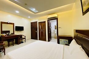 Binh Hung Hotel