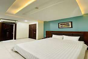 Binh Hung Hotel