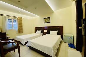 Binh Hung Hotel